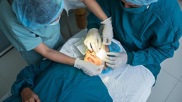 春季过敏眼睛痒痒的厉害怎么办