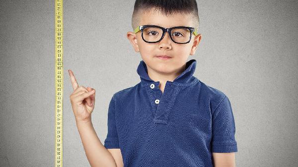 儿童春季过敏眼睛痒