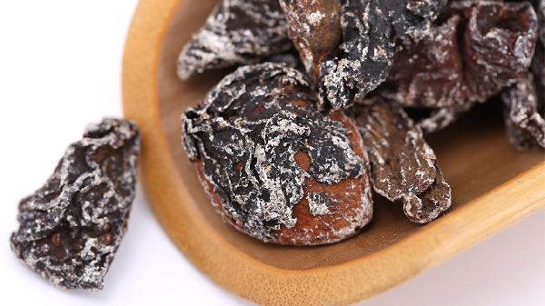 睡前必吃这几种“健康零食”？难怪你悄悄长胖！