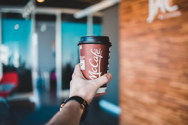 喝黑咖啡真能甩肉？营养师说出关键真相