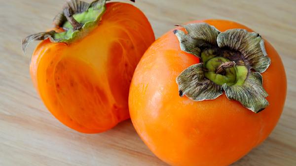 柿子和香蕉混搭出事！医生紧急提醒千万别碰