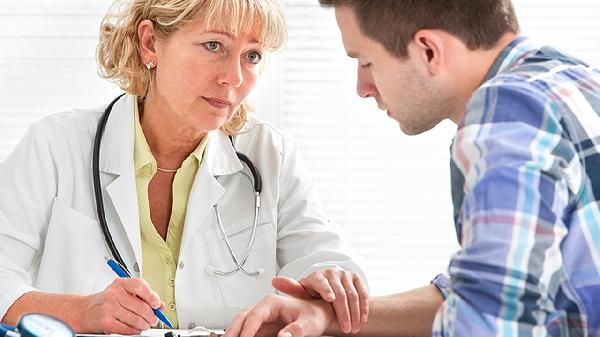 海边排档爆雷！医生紧急警告：这几种人别碰虾