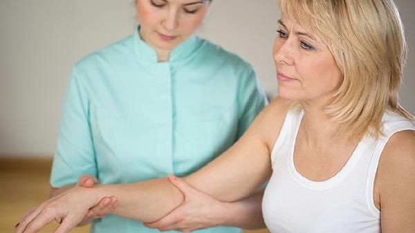 医生急了：这些嗓子症状千万别忍，速看自查表！