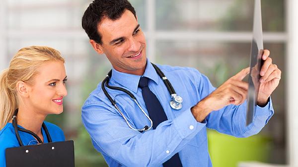 医生急了：这些嗓子症状千万别忍，速看自查表！