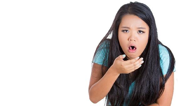 饭后喝水总犯恶心？可能是胰腺在求救！多数人忽略了这4个信号