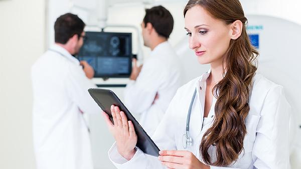 医生揭秘：夜间喝对东西，脂肪自己会溜走