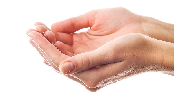 原发性震颤特征是什么