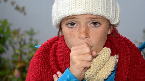 左右脸不对称？化妆师偷偷在用的修正技巧