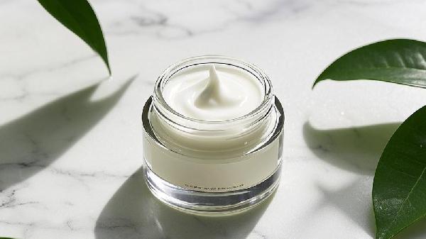 脸上松松垮垮显老？这些日常习惯居然比贵妇面霜更有效