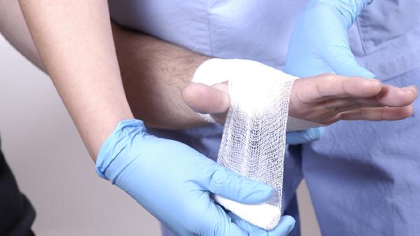 包皮手术后尿湿了纱布自己拆了