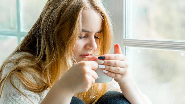 两性交往，女人叫你‘哥’，多半有这3种意思