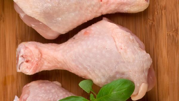 鸡肉,是肾囊肿的“发物”吗?医生:不想肾受损,“6肉”应少吃