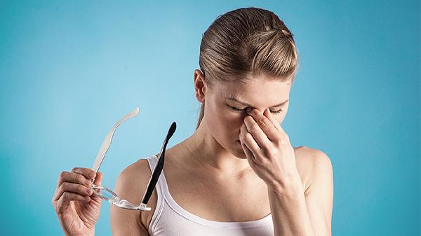 眼药水滴眼睛有点刺痛还流眼泪怎么办
