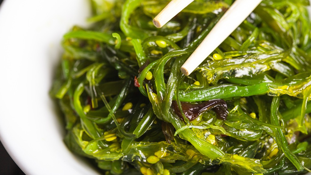 裙带菜端上桌前,高血压患者先看清那层藏在鲜味里的钠