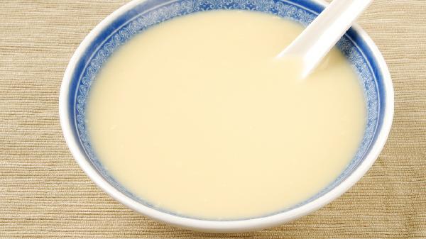 儿童喝豆浆会早熟吗