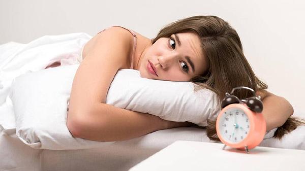 睡眠不好的人,尽量少吃这6种食物!长期失眠危害不小