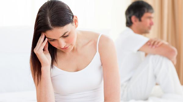 夫妻到了中年，记住3个“远离”，婚姻会更幸福！