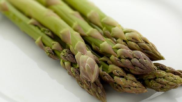 吃太咸真的伤身吗?这6种食物能帮你排钠,别再盲目忌口了