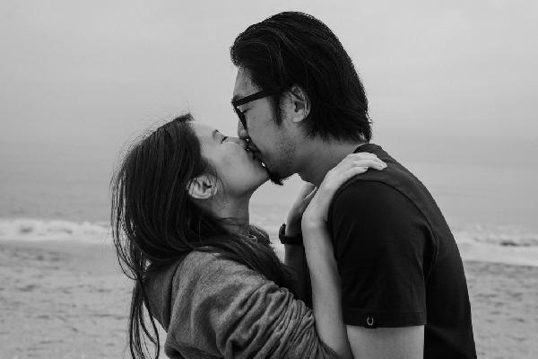 别把爱变成负担，情侣间这三件事一定要各自承担