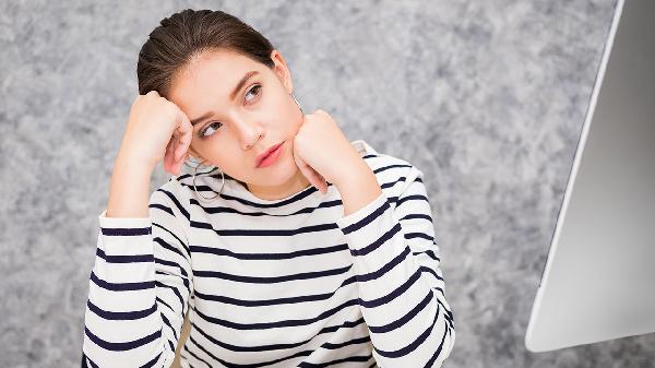 两性交往，跟你说这些话的女人，其实就是在委婉的说“我爱你”！