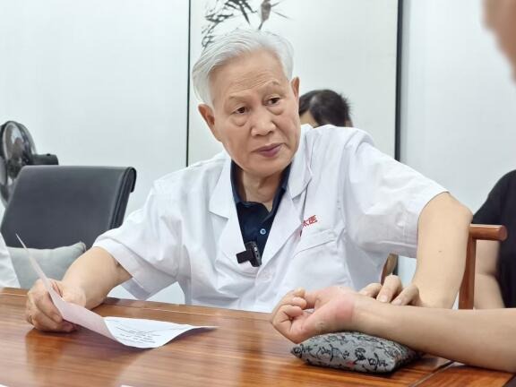 云太医何英:秋季银屑病高发期,重视巩固降低复发风险